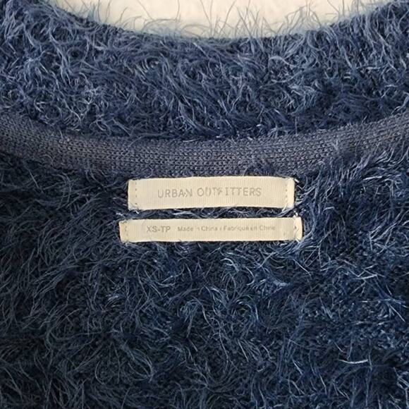 Urban Outfitters Oversized Fuzzy Eyelash V-Neck Knit Sweater - Picture 6 of 9